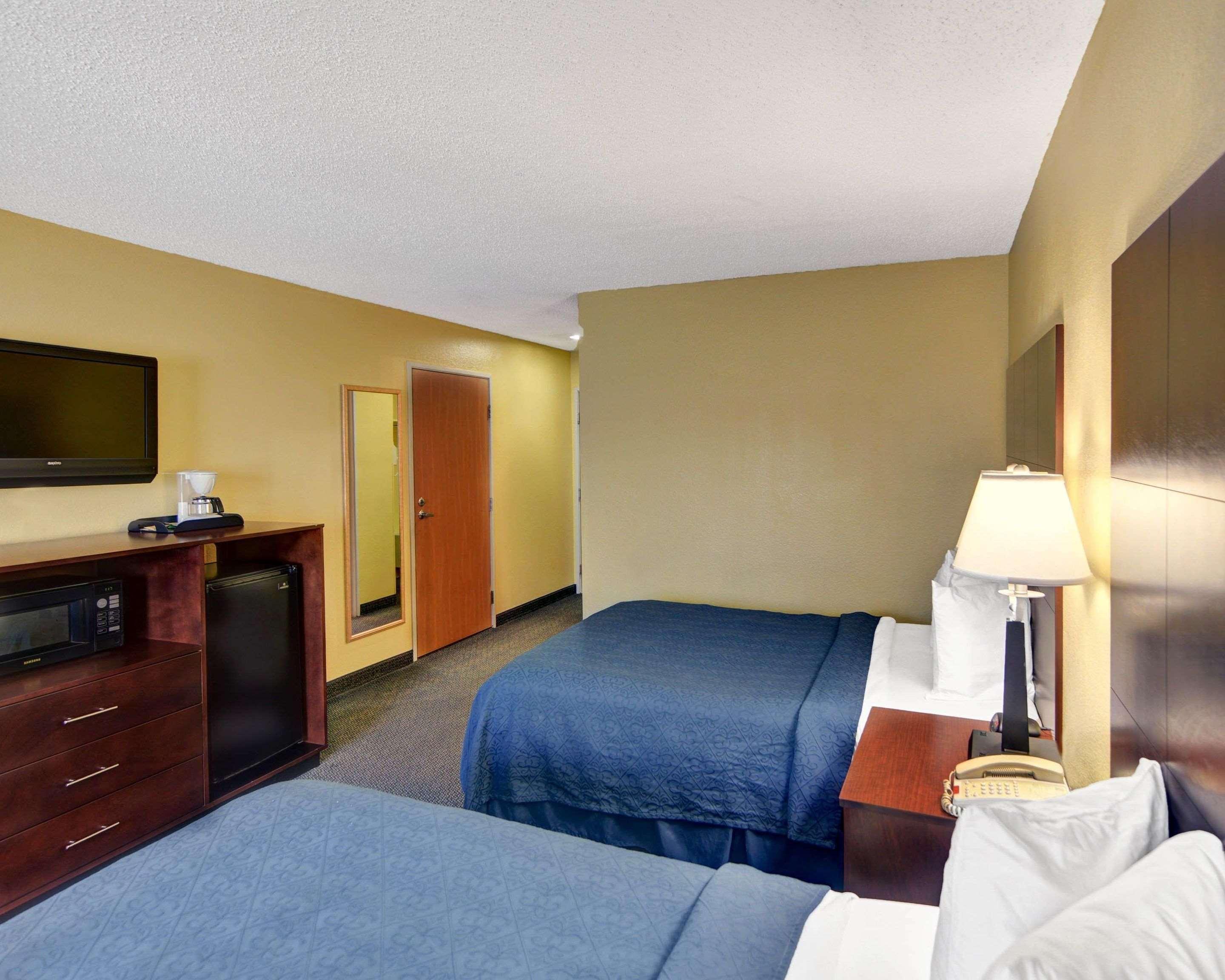Quality Inn & Suites Grand Prairie Exteriör bild